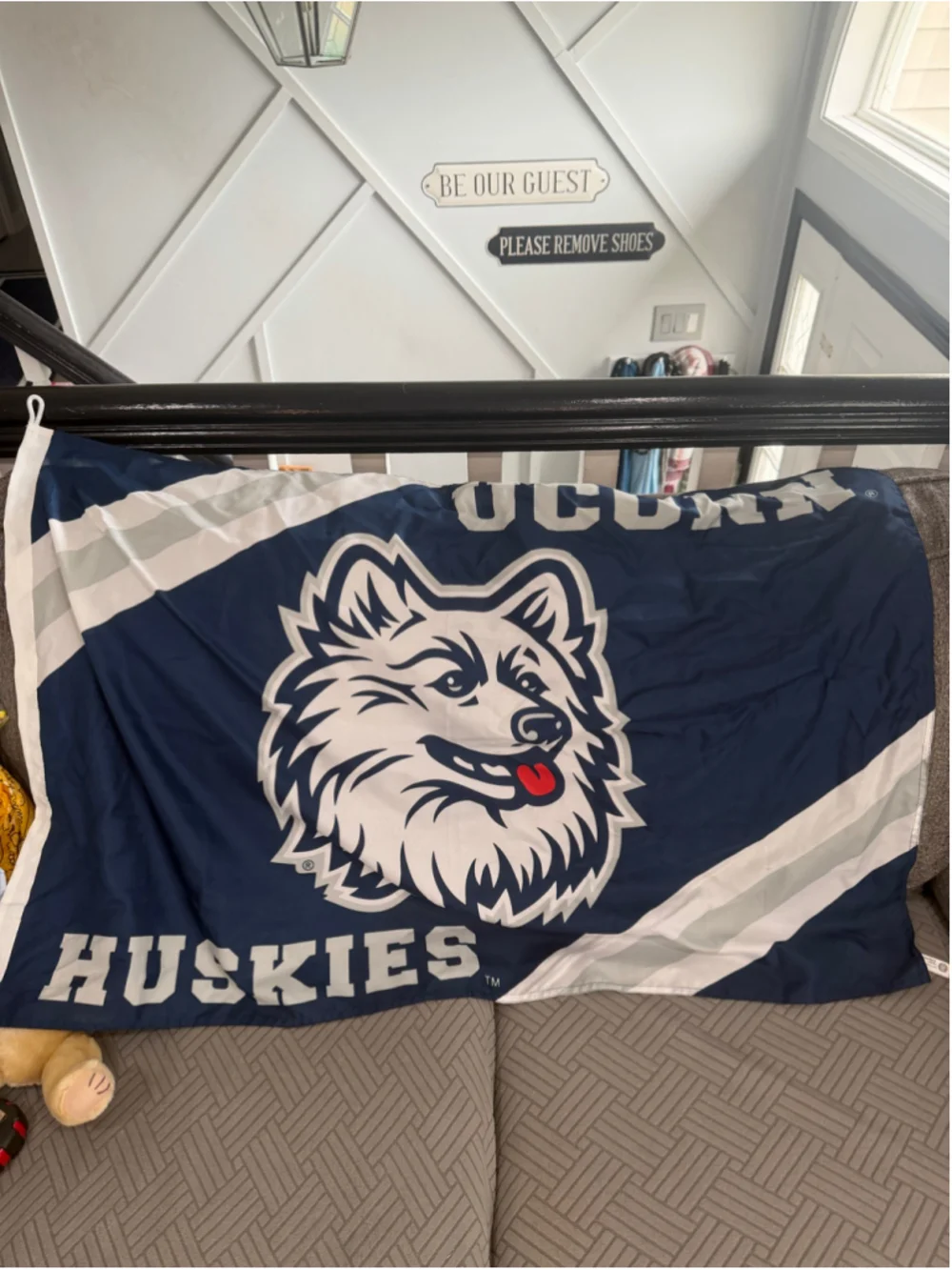 UConn Huskies Wall Tapestry Flag One Size Blue White